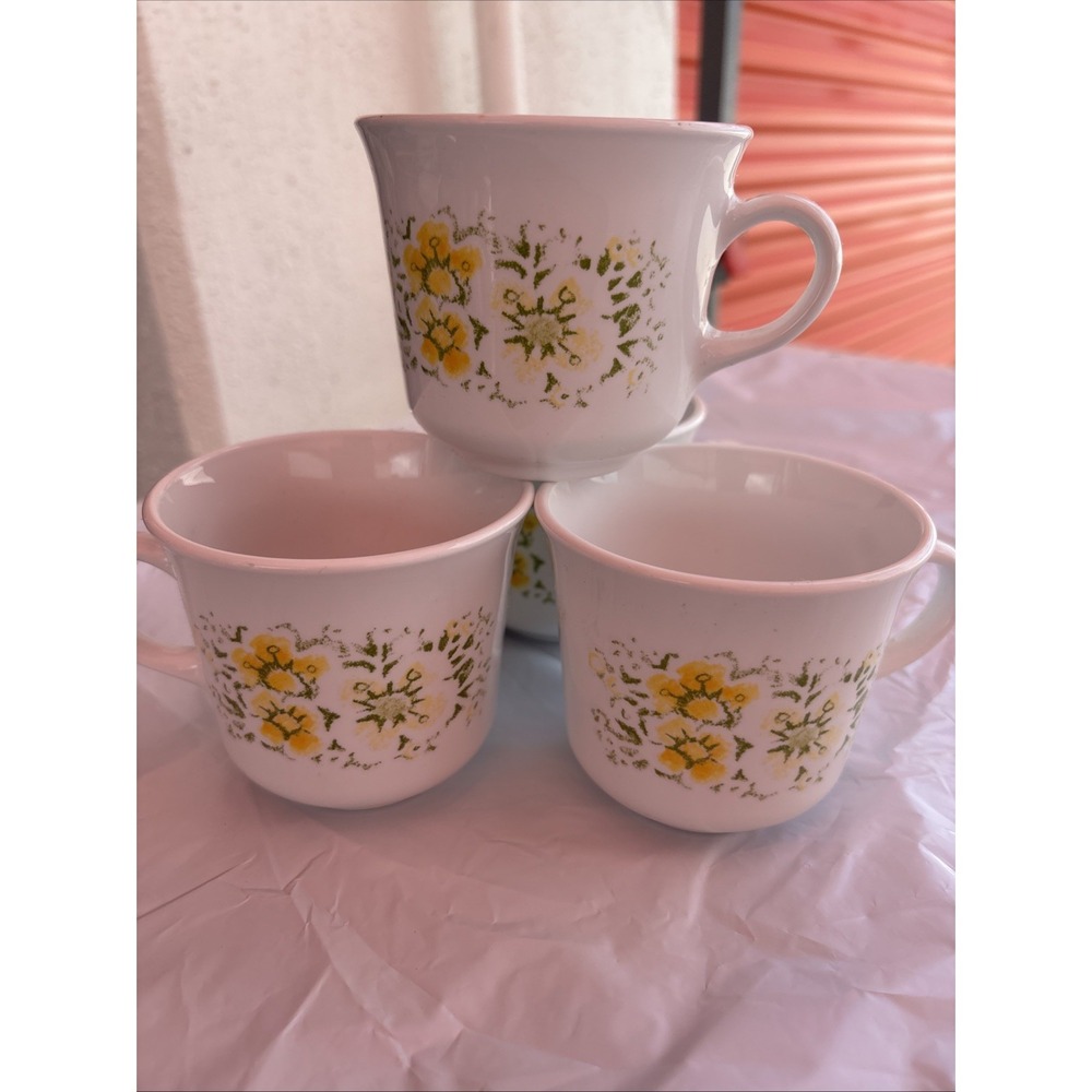 Set Of 4 Spring Meadow Flowers Coffee/ Tea Cups Corning Corelle Pattern